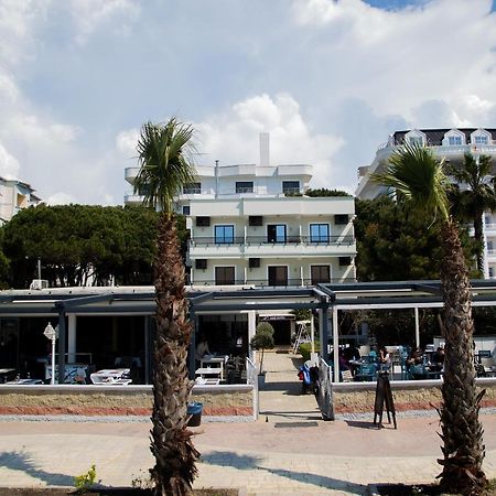 Okej Hotel Golem  Exterior foto